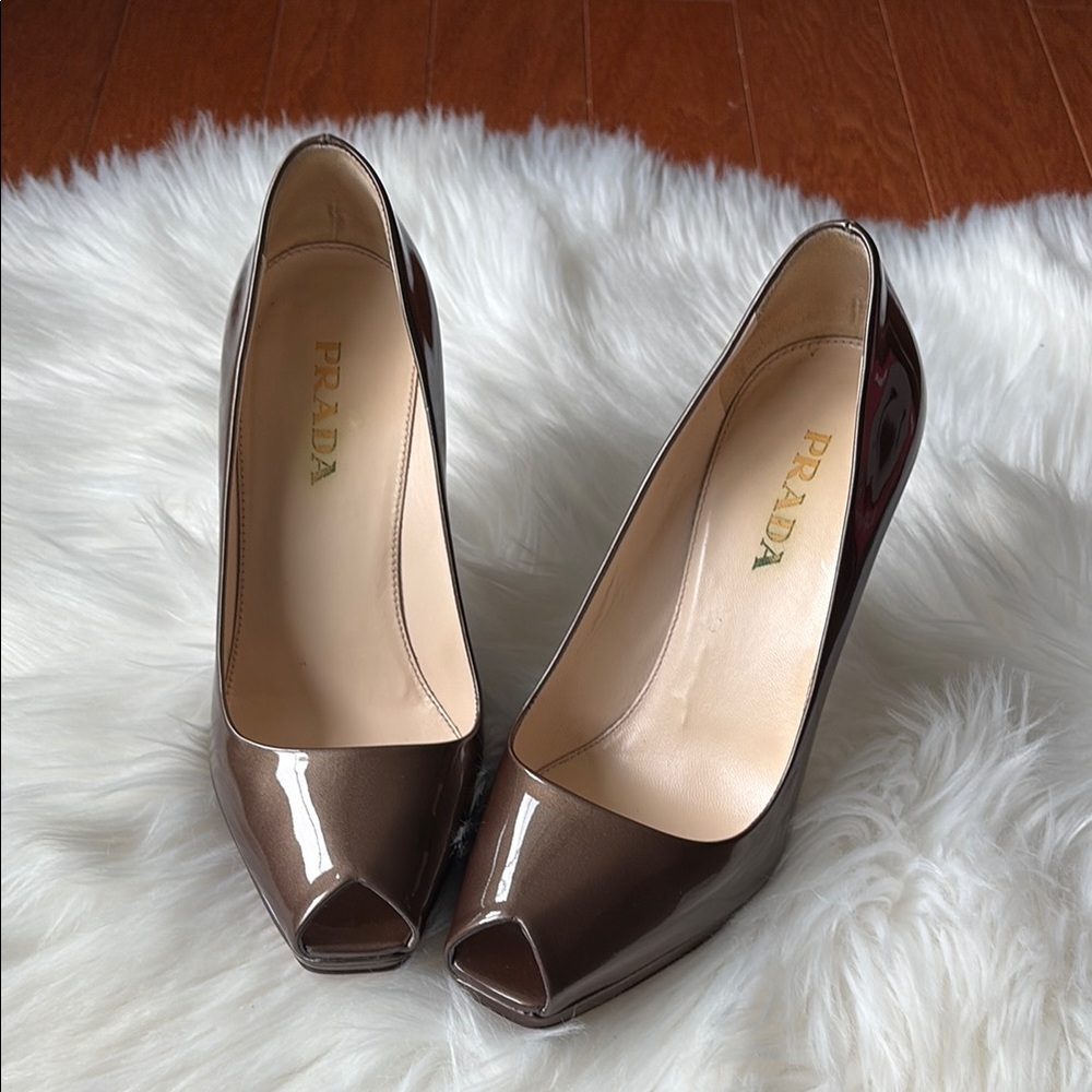 Prada Brown Stiletto Heels with Glossy Finish EU 36/US 5.5 - Picture 2 of 7